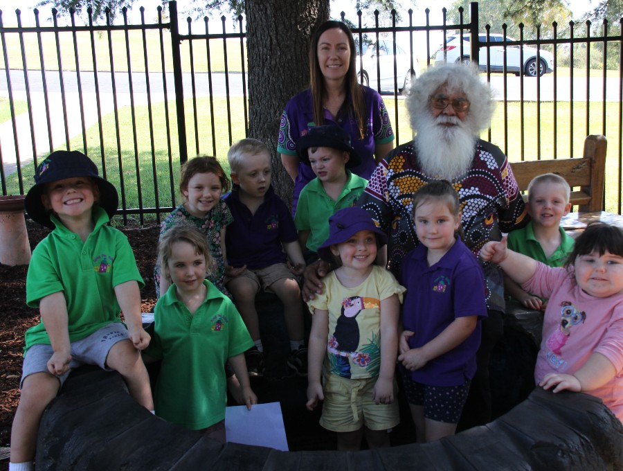 Wiradjuri/Yuin/Ngunnawal man Uncle Pat Connolly with the children of Tumut Preschool. Photo: Al Harris