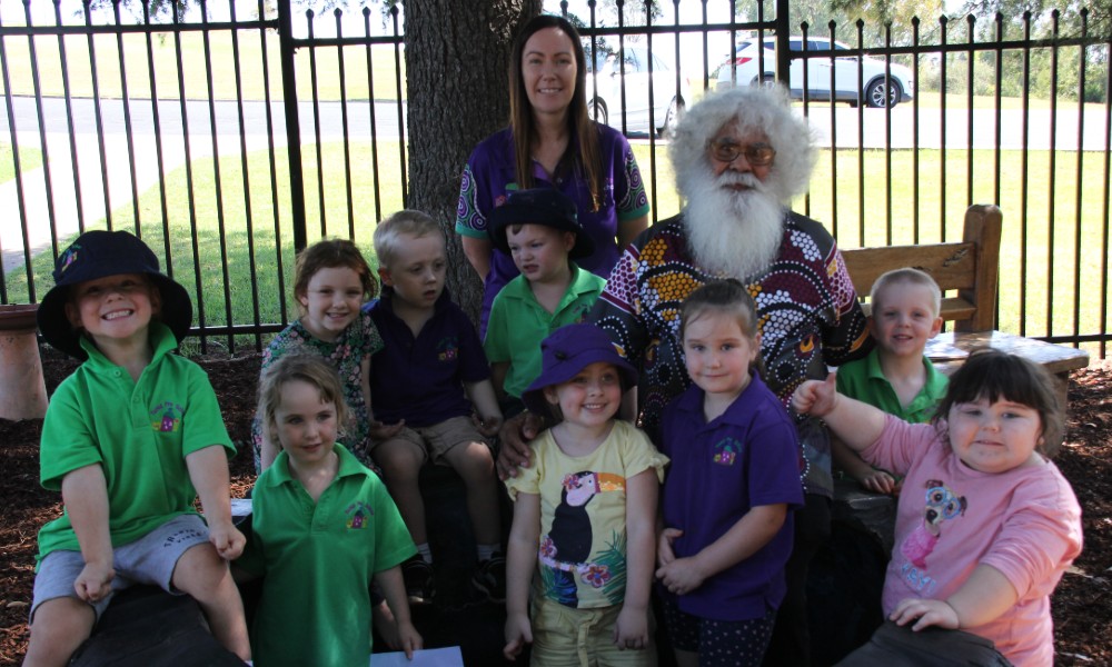 Wiradjuri/Yuin/Ngunnawal man Uncle Pat Connolly with the children of Tumut Preschool. Photo: Al Harris